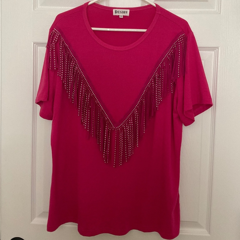 TASSEL TRIM LADIES SHORT SLEEVE BLOUSE. PRETTY PINK, SIZE XL.  LIKE NEW!